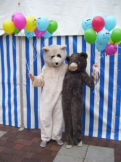 Foto von 2 Meitinger B&auml;ren auf dem B&uuml;rgerfest